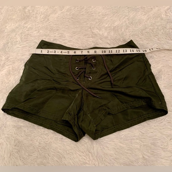 Palmetto’s Army Green Front Lace Up Cargo Shorts - Picture 4 of 5